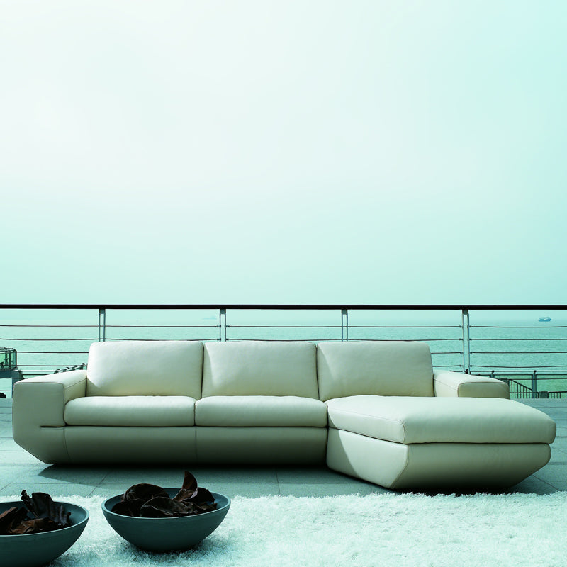 Nepi Sectional