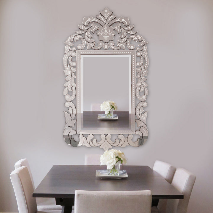 Regina Mirror