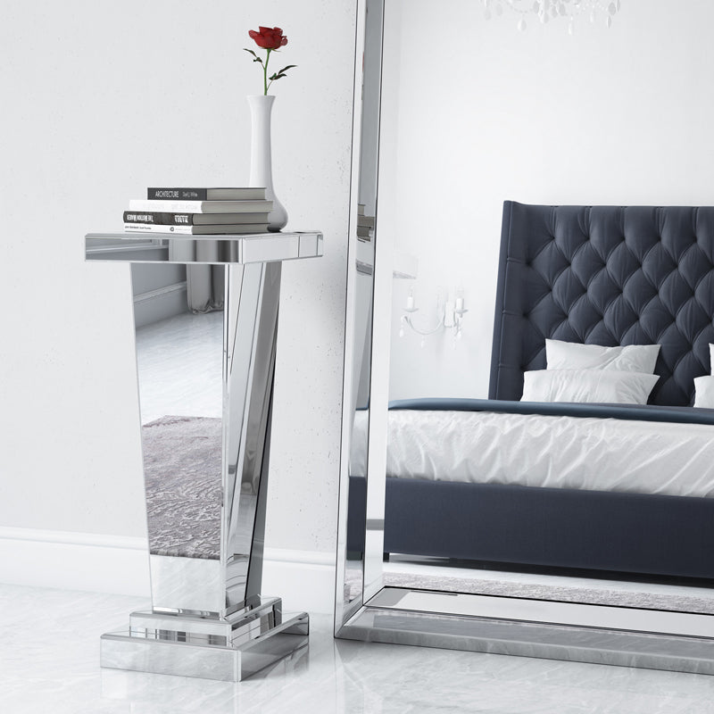 Carina Pedestal