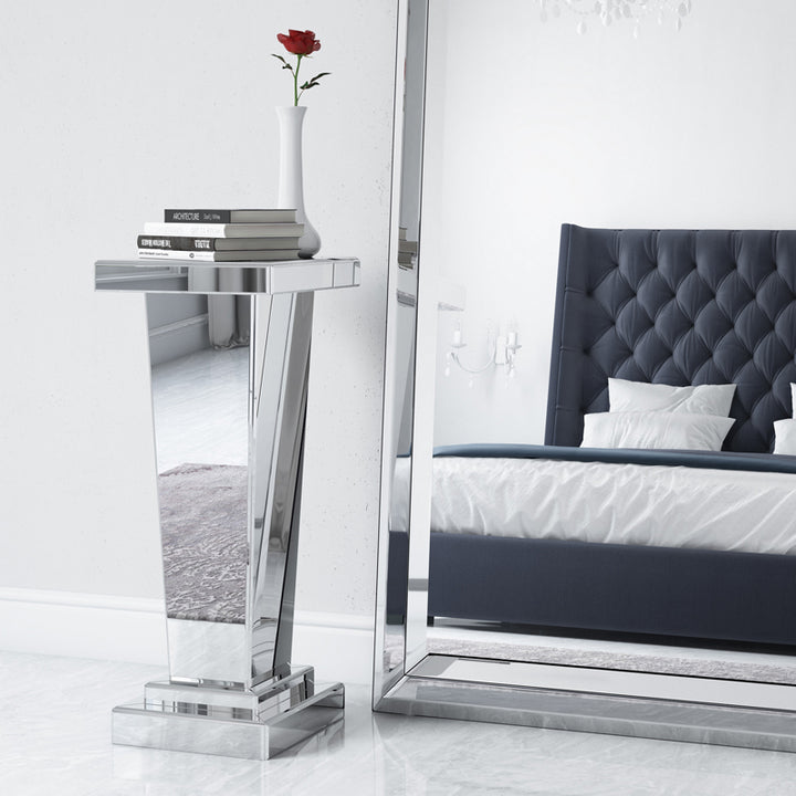 Carina Pedestal