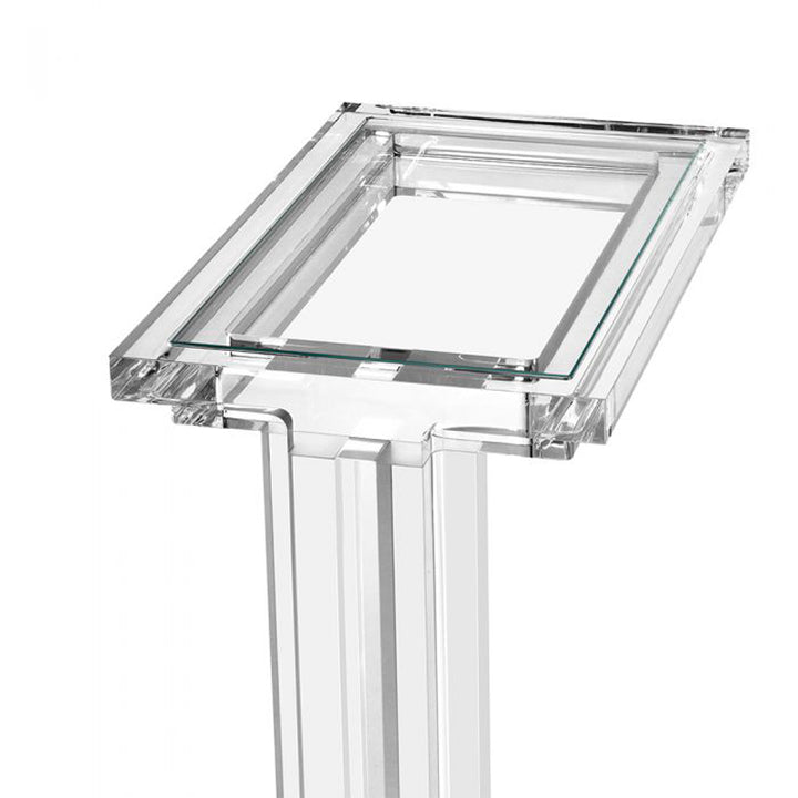 Elle Hugging Table