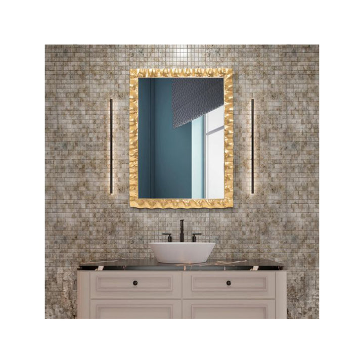 The La Bailadora Mirror