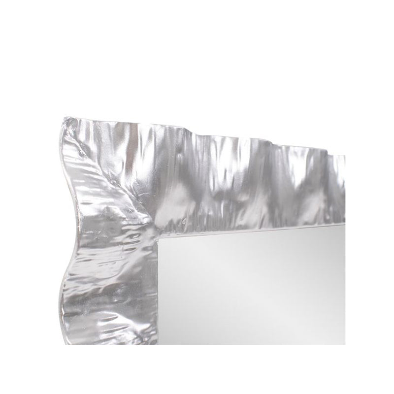 The La Bailadora Mirror