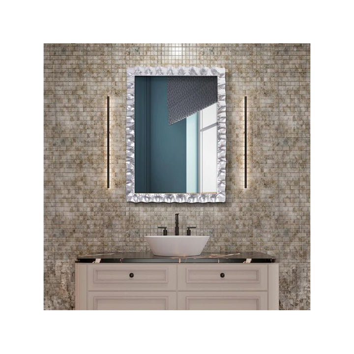 The La Bailadora Mirror