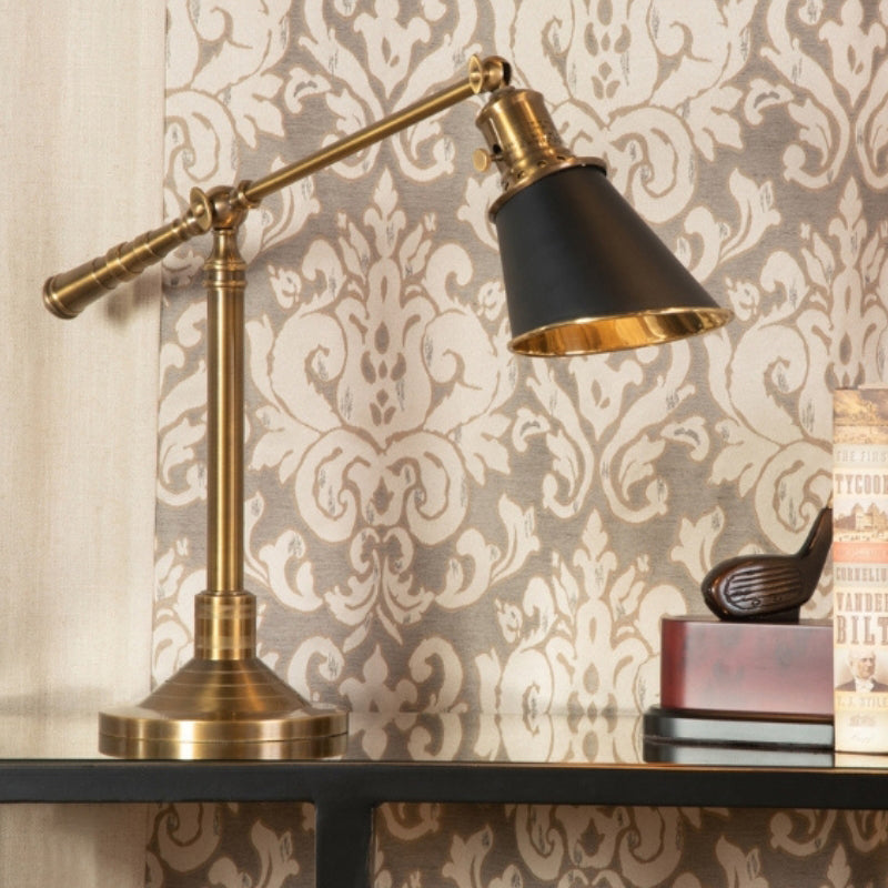 Counterweight Desk Lamp