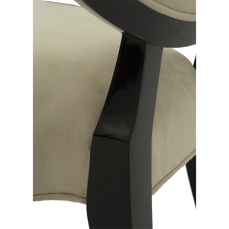 Fitrovia Chair