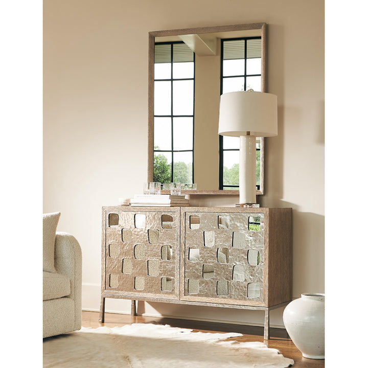 Aventura Door Chest