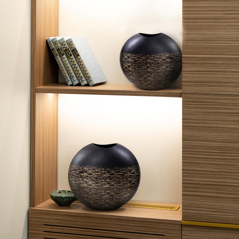 The Golden Thread Vase
