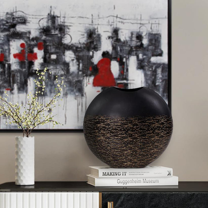 The Golden Thread Vase