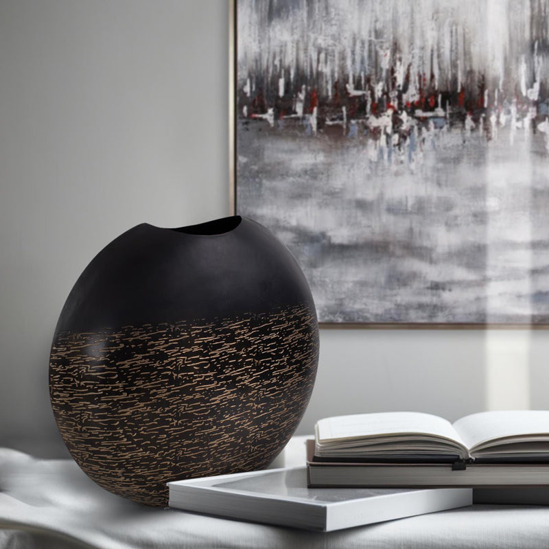 The Golden Thread Vase