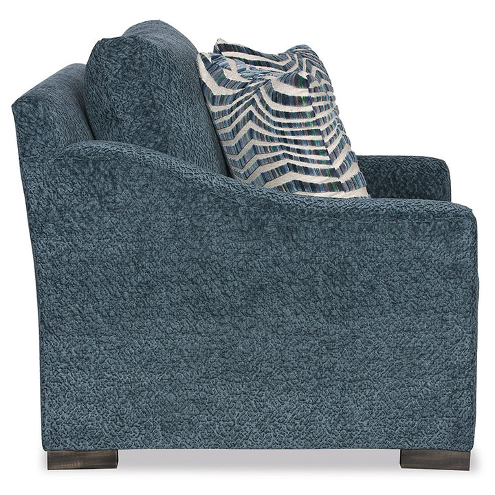Choices Grande Chair and a half
