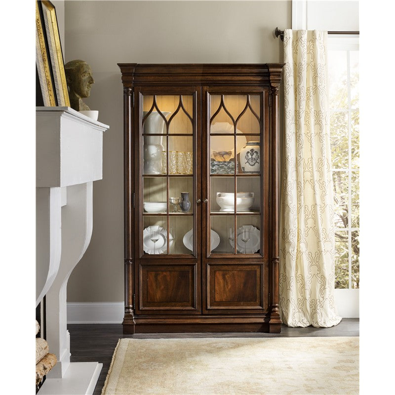 Leesburg - Display Cabinet
