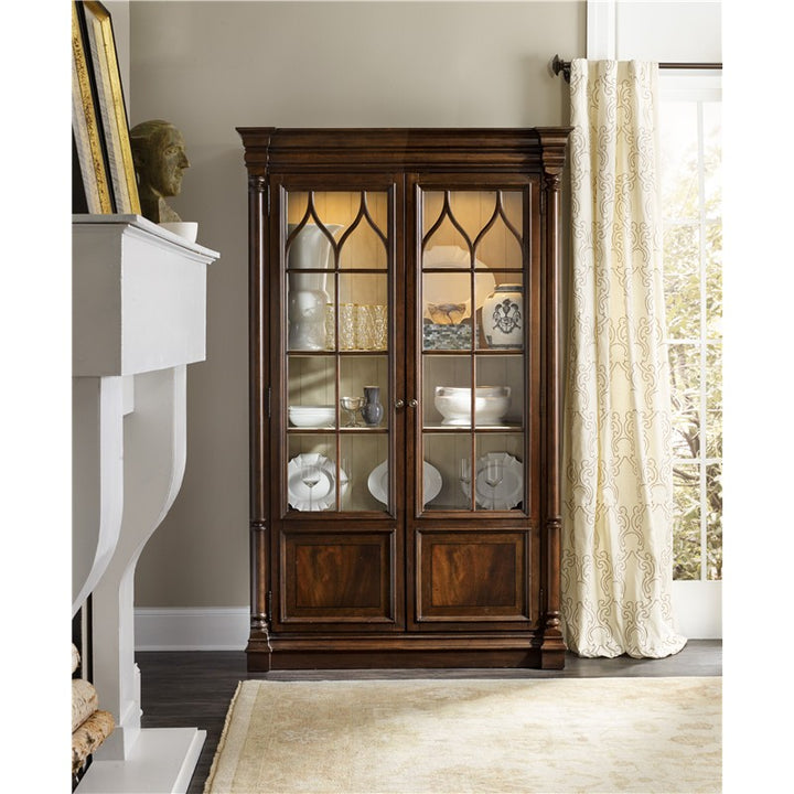 Leesburg - Display Cabinet