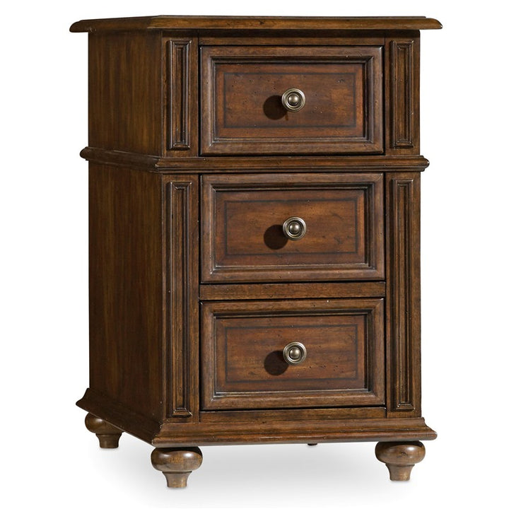 Leesburg - Chairside Chest