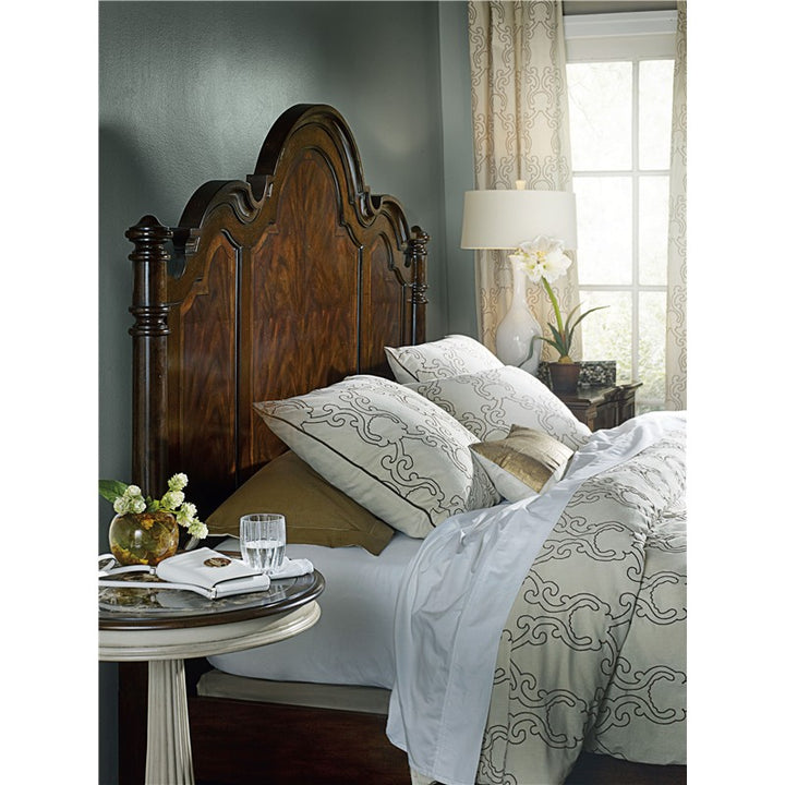 Leesburg - King Poster Bed