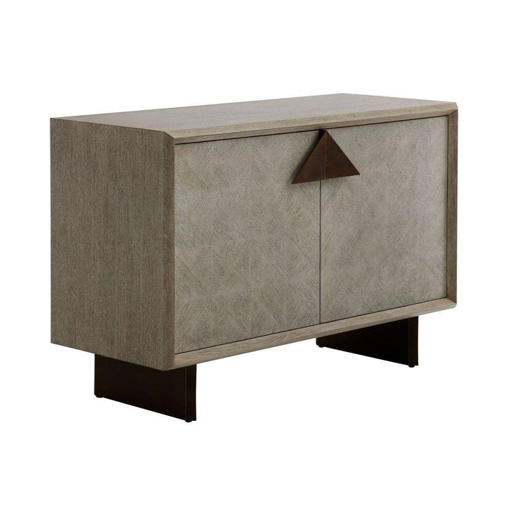 Naomi Cabinet
