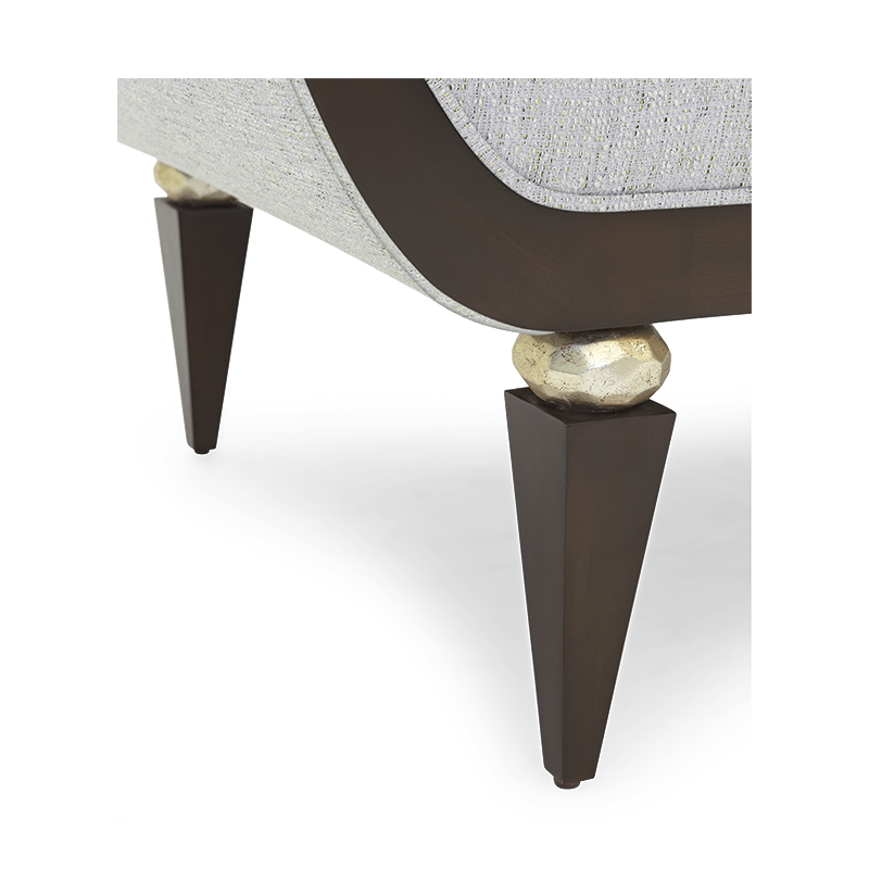 Lavinia Chaise