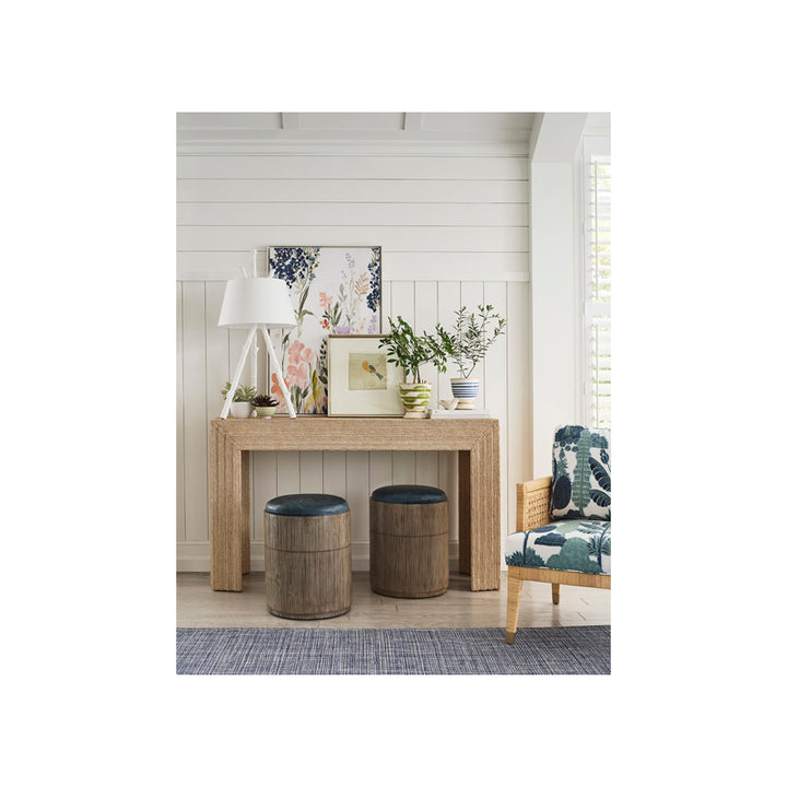 Tia Stool