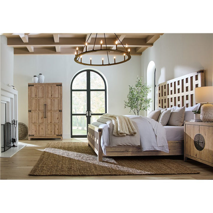 Vineyard Row - Queen Panel Bed - Light Brown