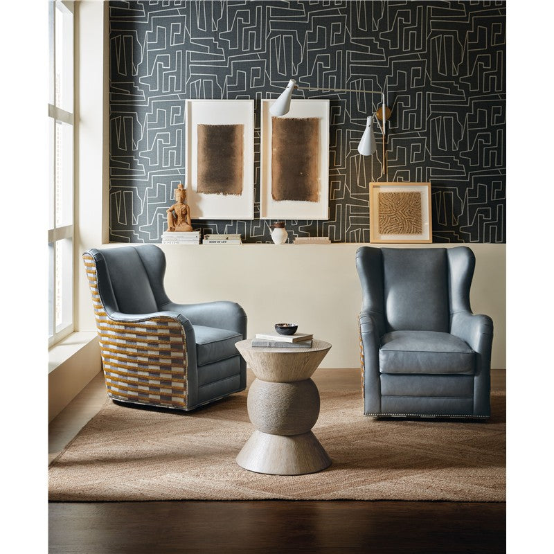 Commerce And Market - Round Robin Accent Table - Light Brown