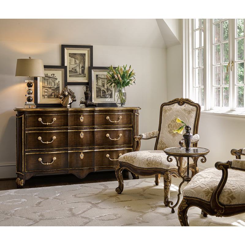 Aria Dresser