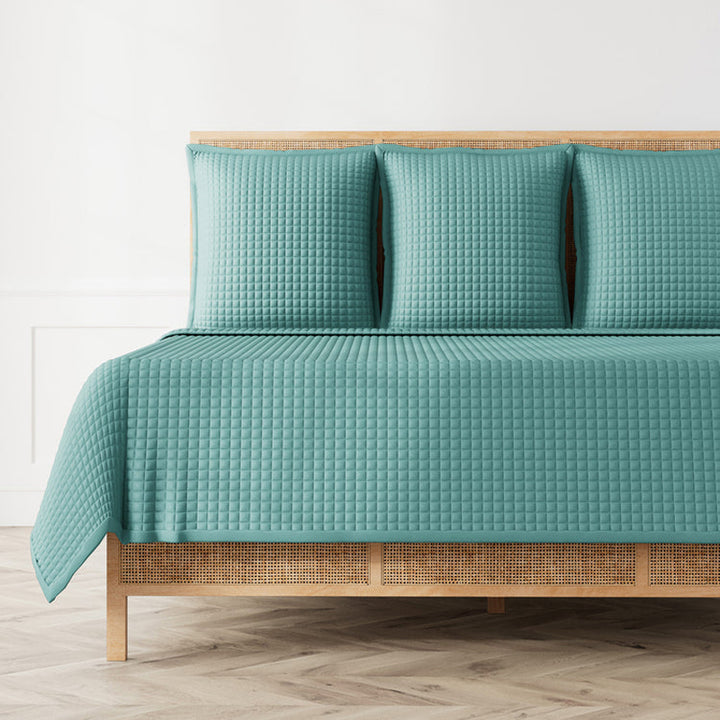 Ready To Bed 2.0 Quilted Caribbean Twin Coverlet