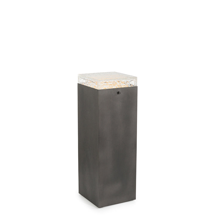 Edda Pedestal IV, Gunmetal