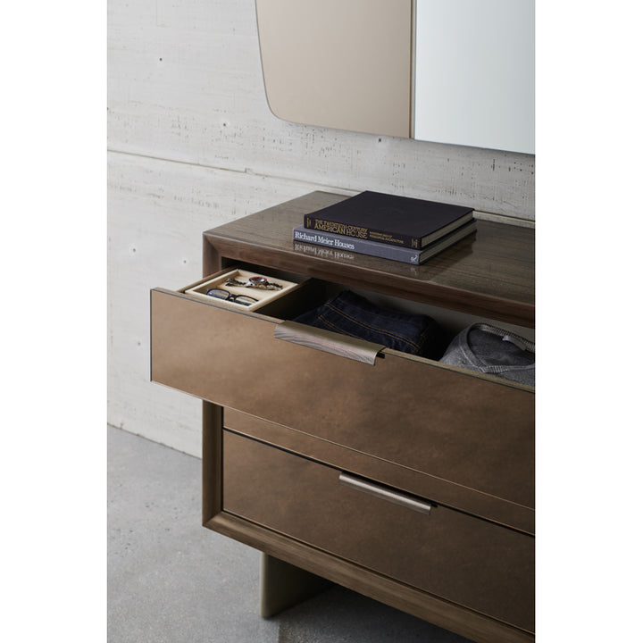 La Moda Dresser