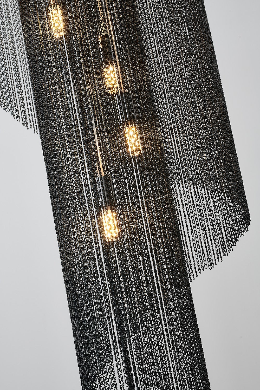 MIA02C23B 11 Light Chain Lighting