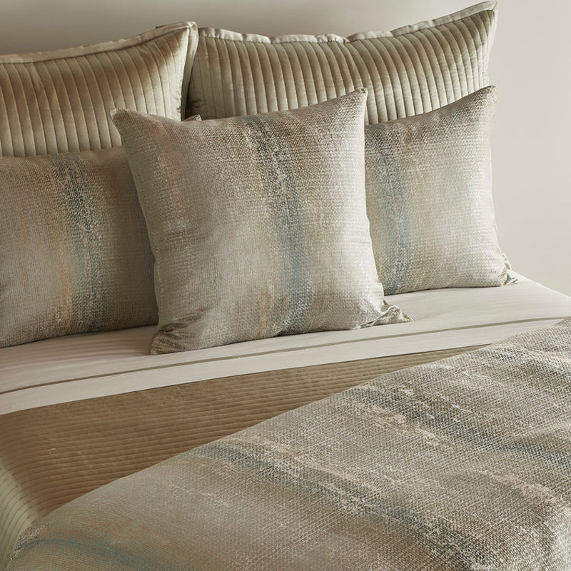 Anguilla Aqua Padded Throw
