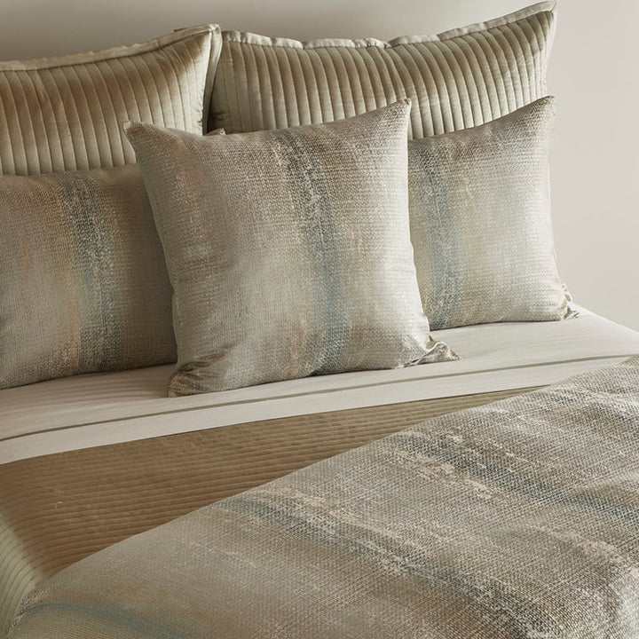 Anguilla Aqua Padded Throw