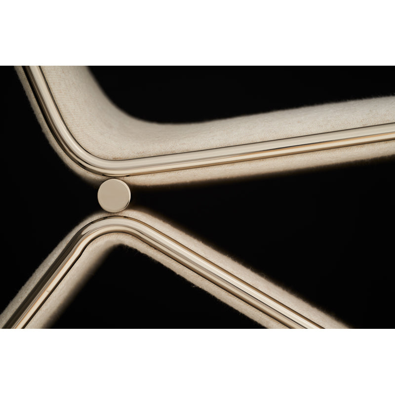 Parallax Chaise