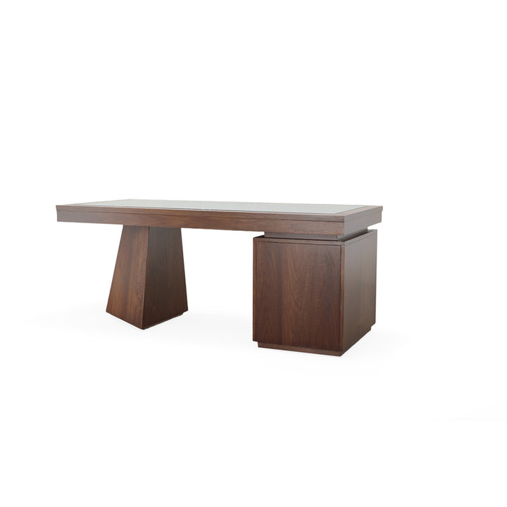 Compositions Desk